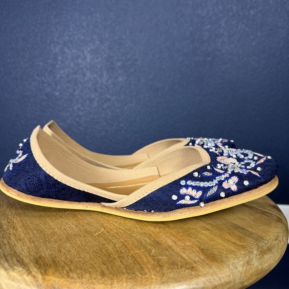 Fuchsia NIB "Portia" Blue and Tan Flats with Embroidery and Suede, Size 10 WIDE - Picture 4 of 8